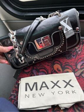 New, Maxx New York Leather Bag with link Chain Strap! Gorgeous! 🌻